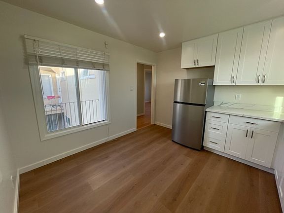 3rd image of 272 Abbot Ave APT 3