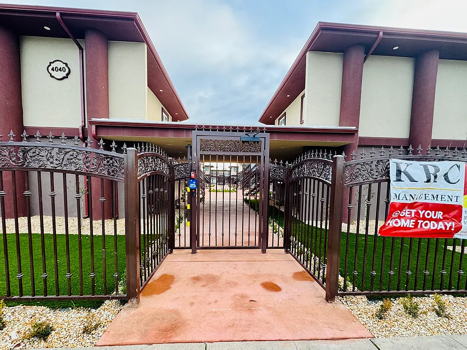Dakota Castle Luxury Apartments