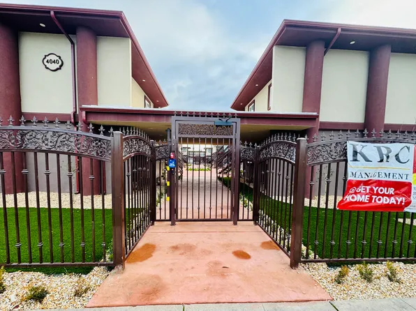 Dakota Castle Luxury Apartments, 4040 E Dakota Ave #78ae44bbf, Fresno, CA 93726