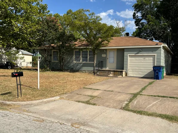 1306 Newby Ave, Bridgeport, TX 76426