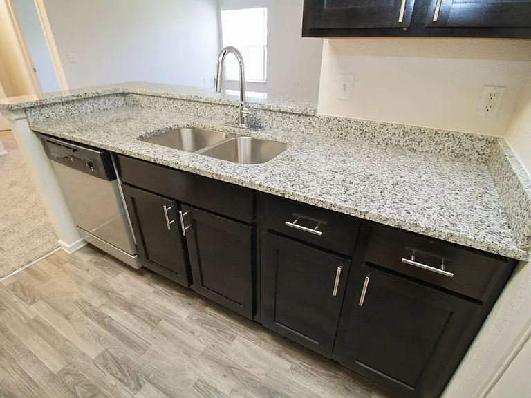 Willow Ridge Apartments — Photo 27