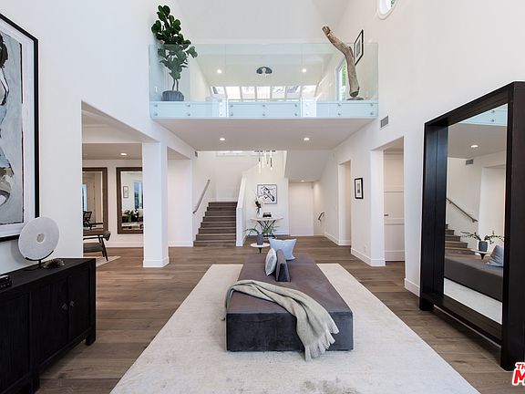 3rd image of 12432 W Sunset Blvd