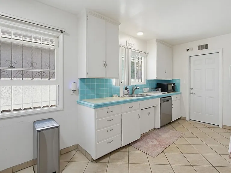 5556 Mary Lane Dr — Photo 7