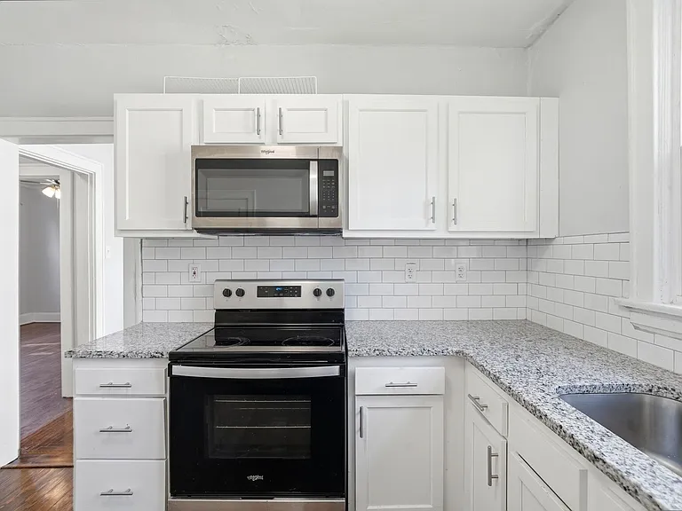 682 Greenwood Ave — Photo 20