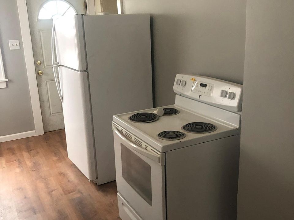 2nd image of 1150 Rowland Ave