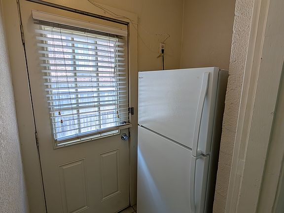 4th image of 3421 Westminster Ave APT 2