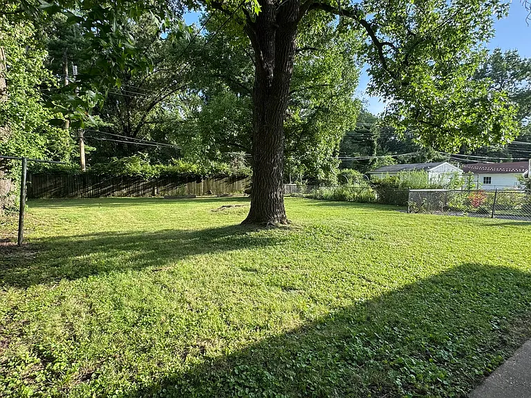 7814 Wayne Ave — Photo 15