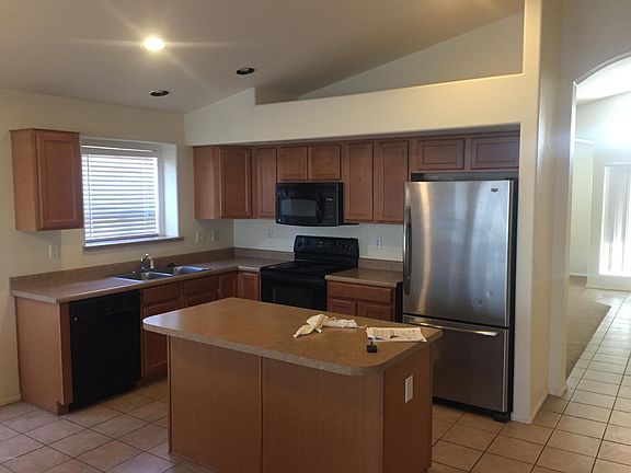 5th image of 42196 W Chisholm Dr