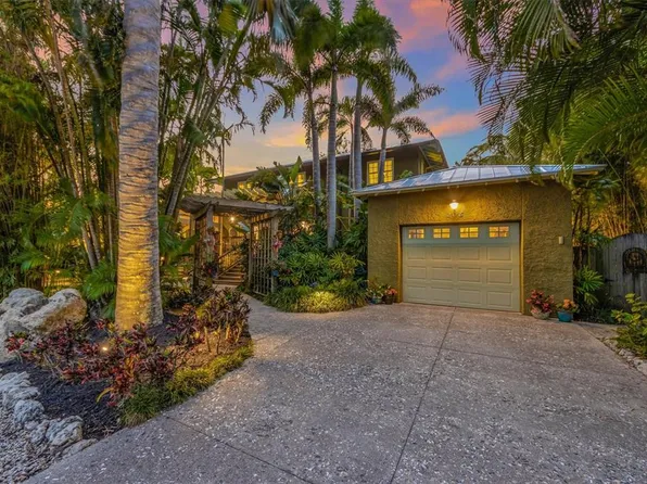 208 75th St, Holmes Beach, FL 34217