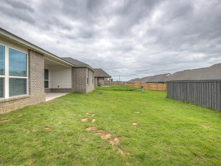 3710 S 13th Pl — Photo 30