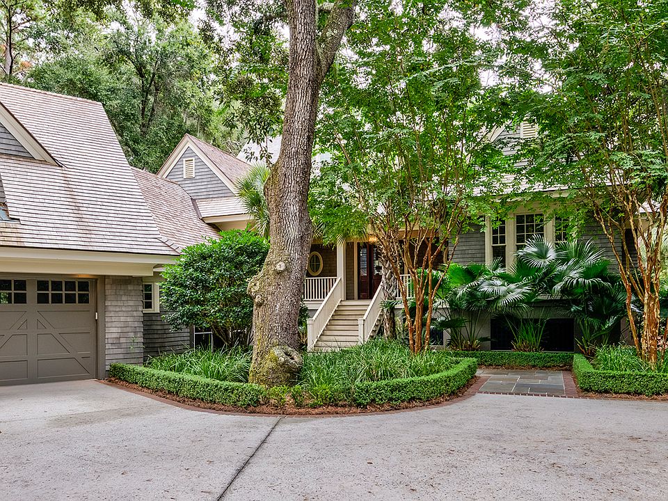 1st image of 18 Green Meadow Ln