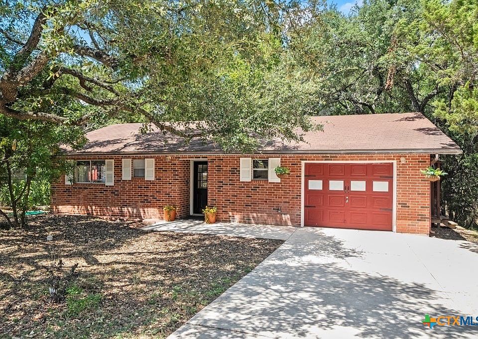 1st image of 3067 Lakeview Dr