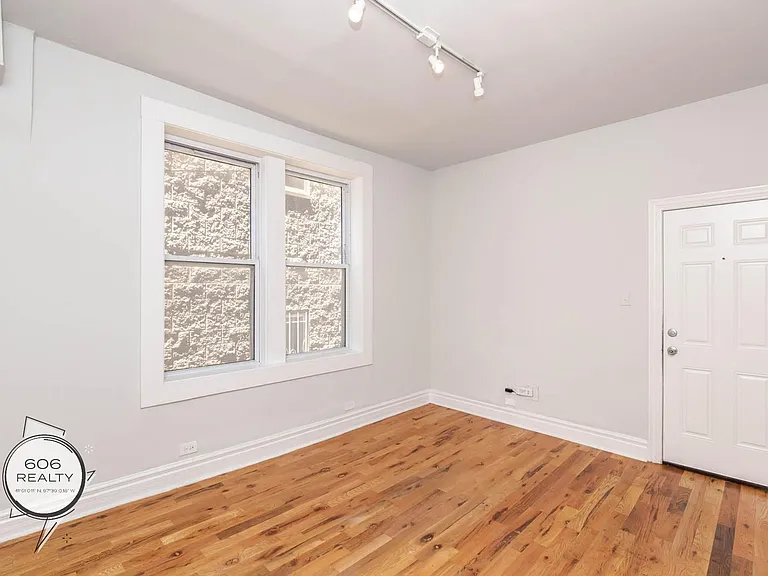 Beautiful spacious apartment in Humboldt Park! — Photo 3
