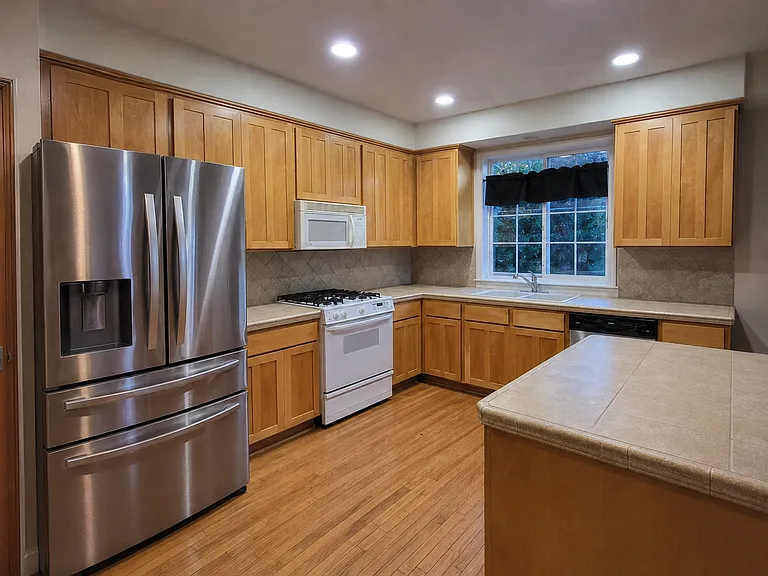 2228 SE Decade Ct — Photo 12
