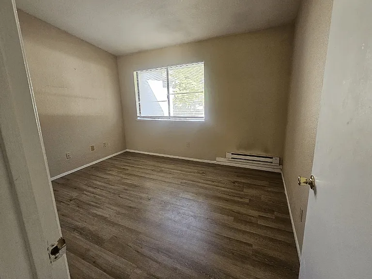 229 Lancaster — Photo 9