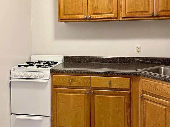 2nd image of 67 W 69th St #3DN