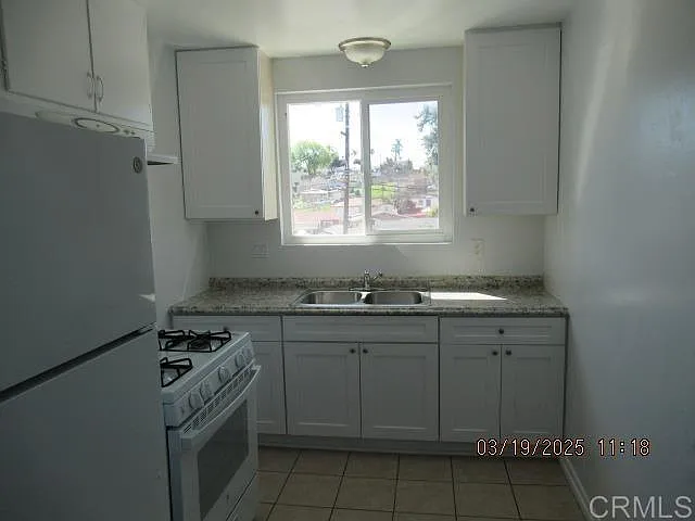 4240 Nordica Ave — Photo 4