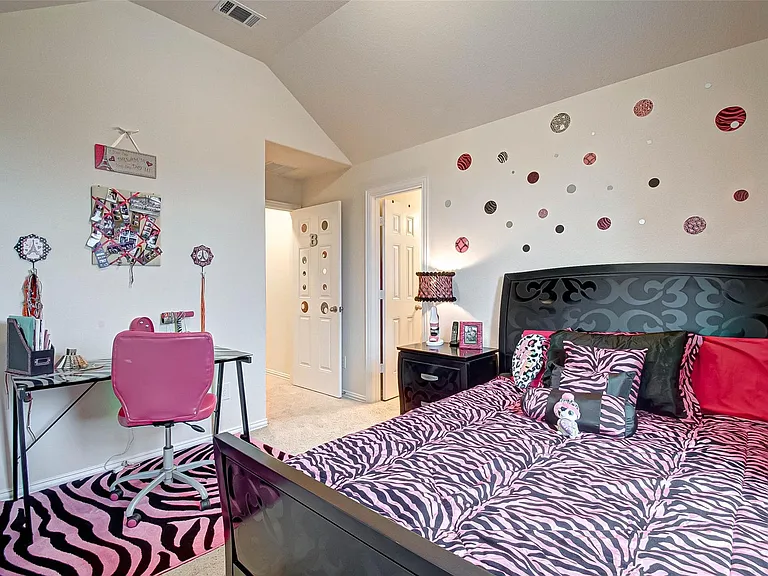 8219 Peppervine Ct — Photo 30