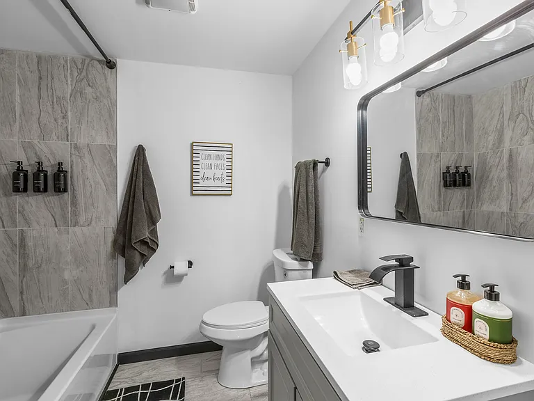 329 W Main St — Photo 9