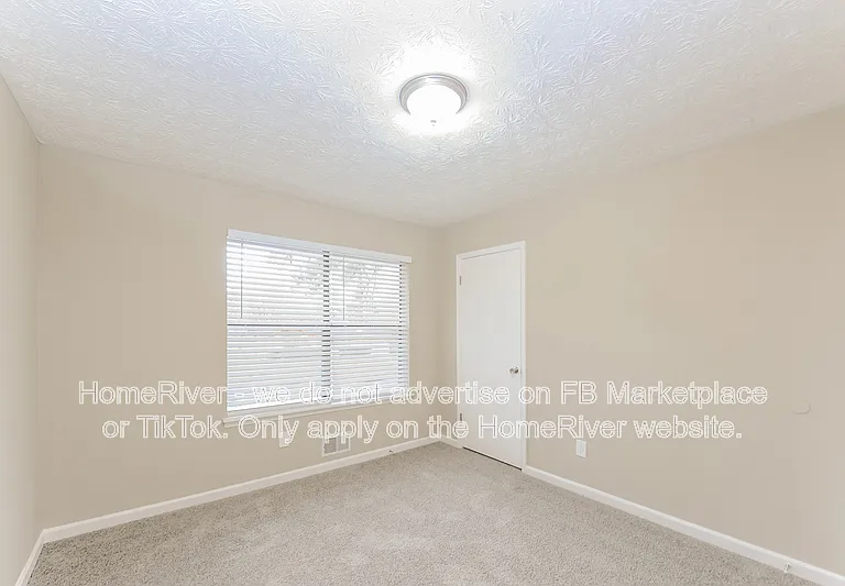 323 Park Ridge Ct — Photo 12