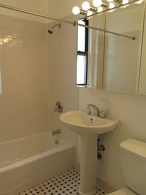 Rented by Bohemia Realty Group | media 17