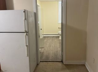 30 Saint Jerome Ave #2R, Holyoke, MA 01040