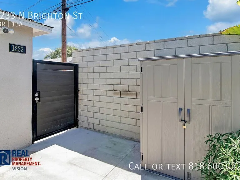 1233 N Brighton St — Photo 20
