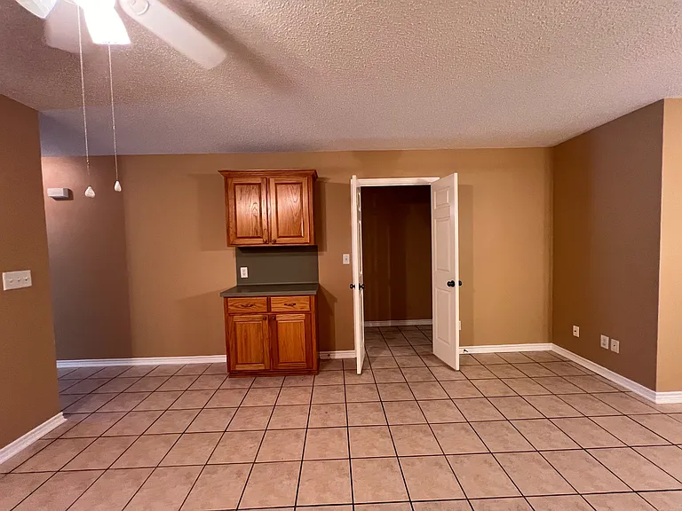309 Laird Ln #105 — Photo 8