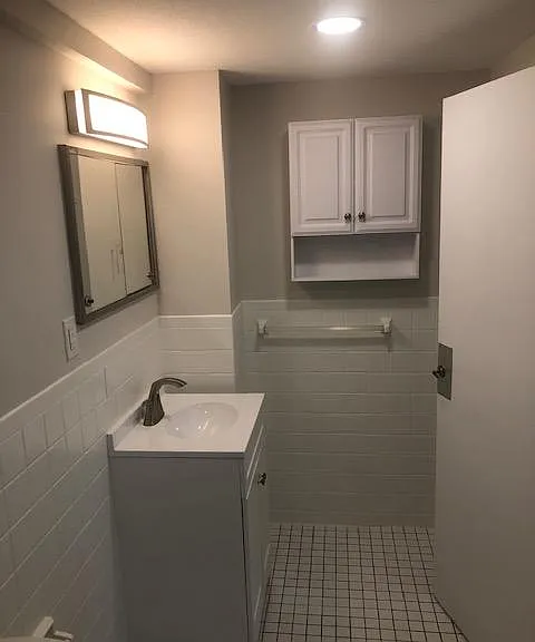 Pleasant Park Apartments — Photo 12