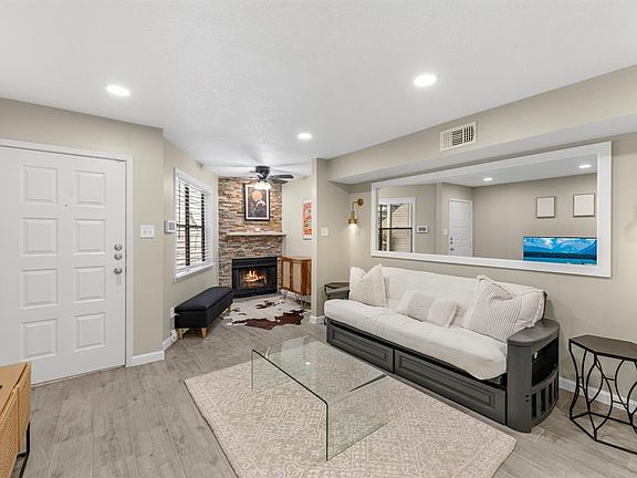 5th image of 1140 Marina Bay Drive #106A
