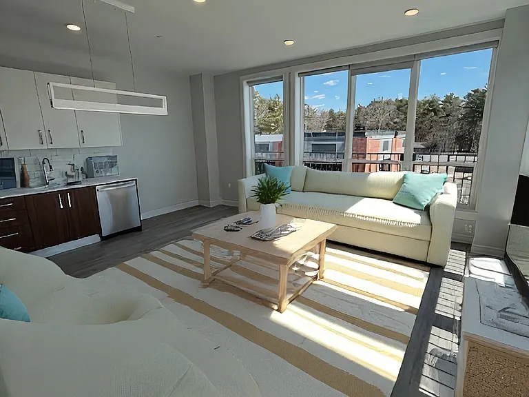 Residences at Sharon Gallery — Photo 23