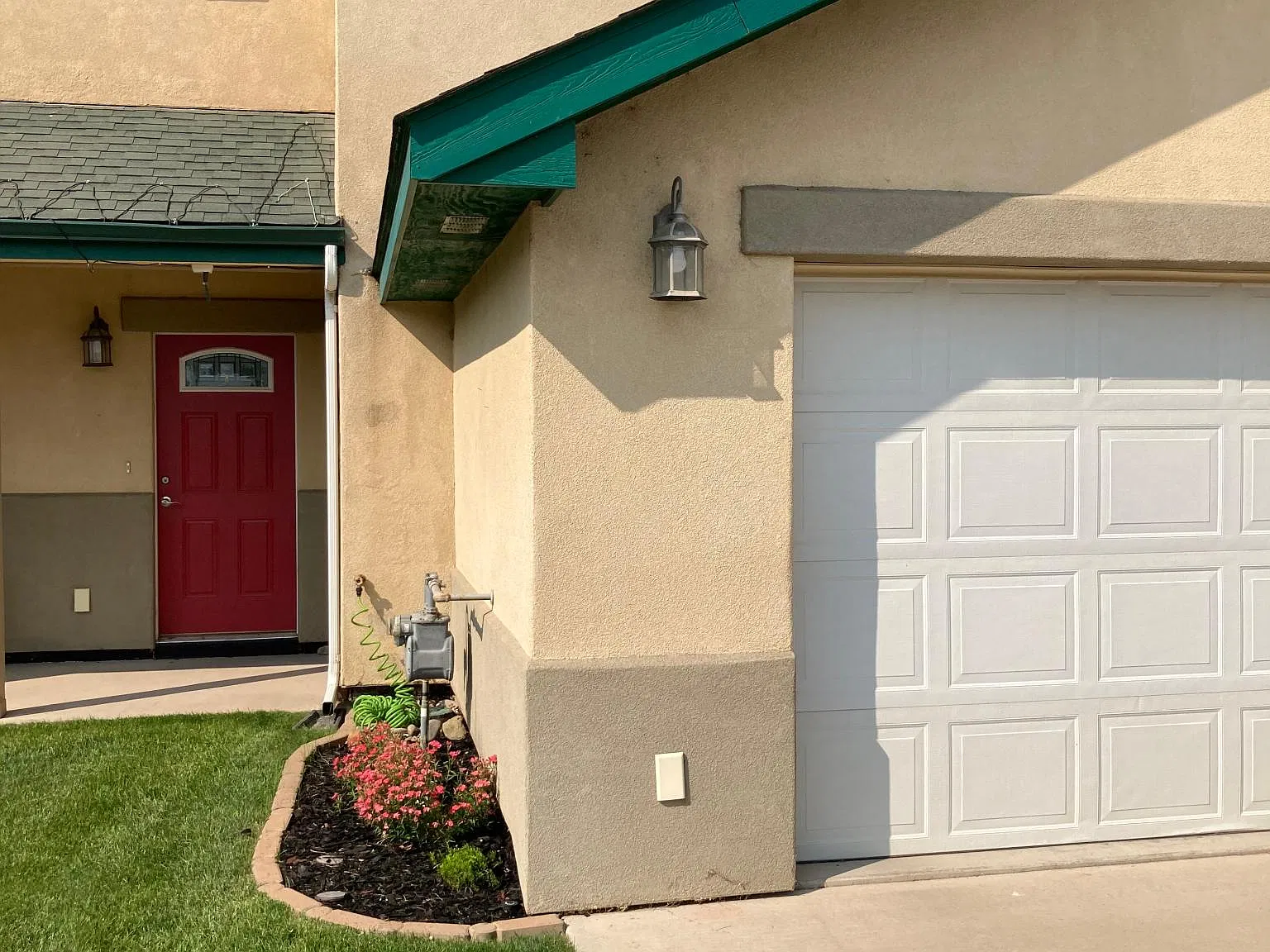 1181 E Montezuma Ave — Photo 1