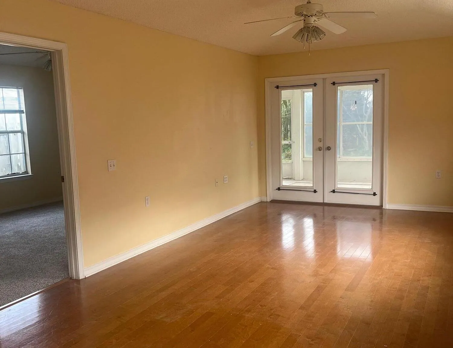 3 bed, 1200 sqft, $1,900 — Photo 4