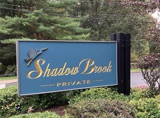 11 Shadowbrook Ln APT E, Smithfield, RI 02917