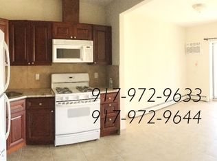3152 37th St, Astoria, NY 11103
