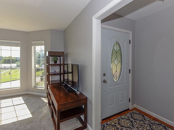 3rd image of 926 Dunkirk Dr