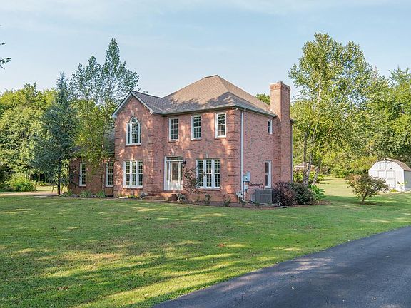 2nd image of 1291 Ascot Ln
