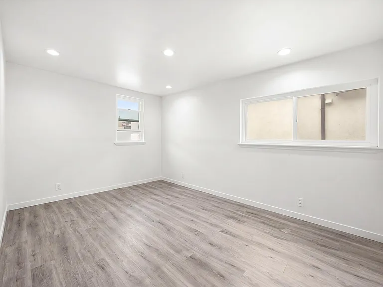 211 Cypress St #1/2 — Photo 20