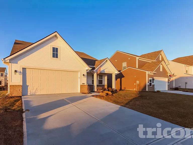 10406 Deercrest Ln — Photo 2