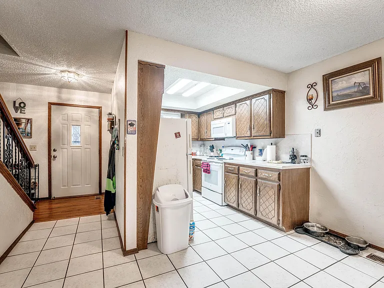 9907 Mashburn Blvd — Photo 5