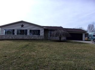 830 Riverview Dr, Martinsville, IN
