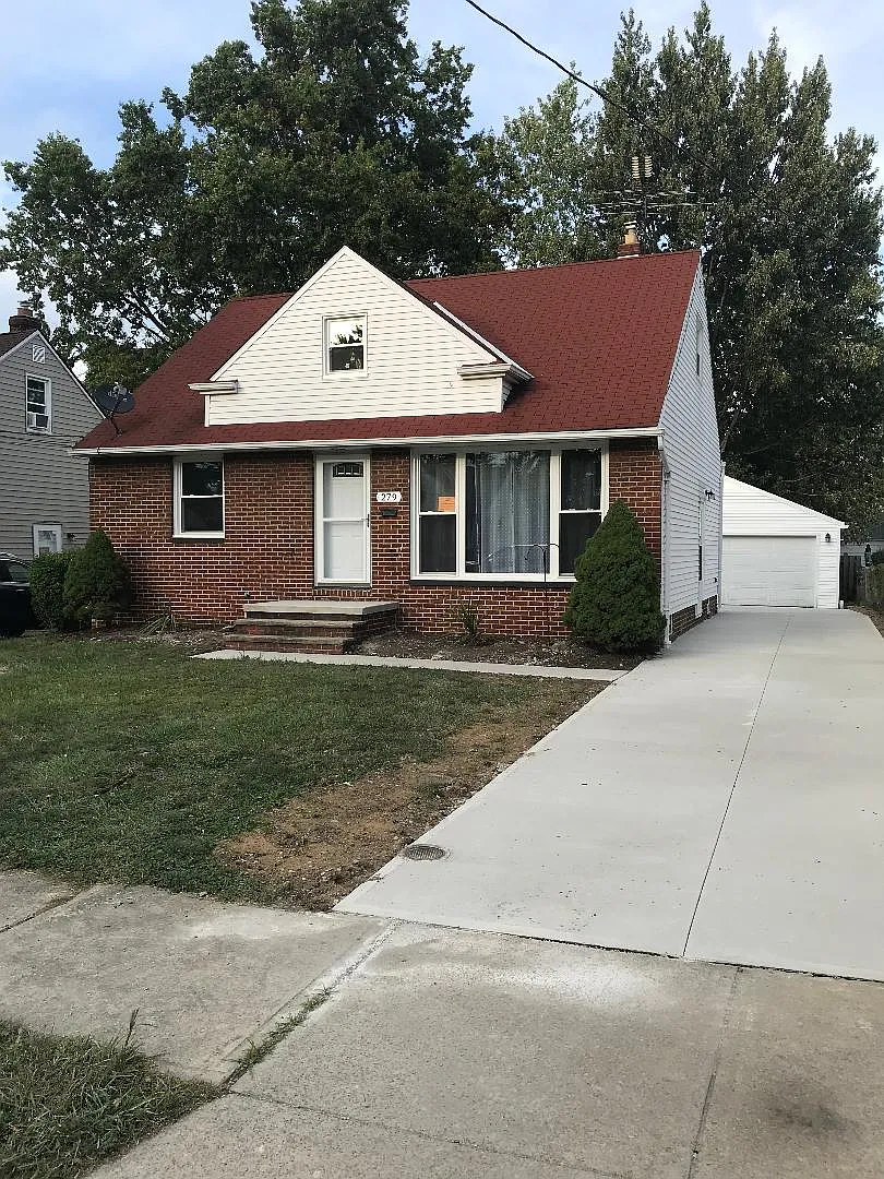 279 E 324th St photo 1