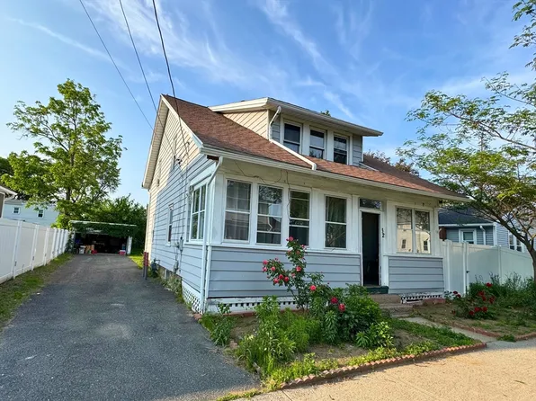 32 Marble Ave, Chicopee, MA 01013