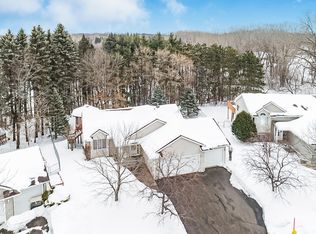 327 Parkview Ln S, Maplewood, MN 55119
