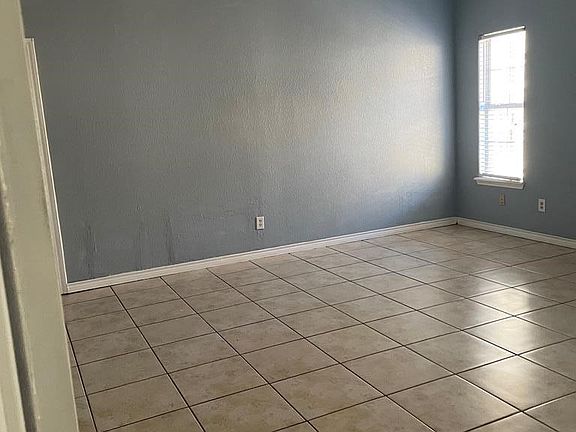5th image of 1637 Rock Hill Dr