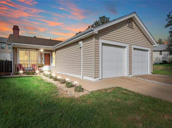 533 Spring Glen Dr, Ballwin, MO 63021