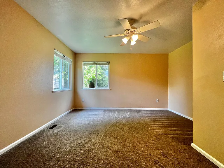 1065 S Edinburgh Dr — Photo 16