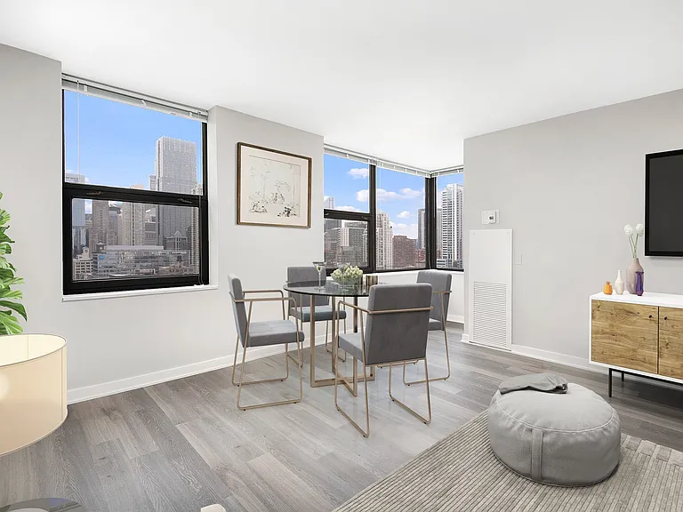 51 W Huron St #507 — Photo 3