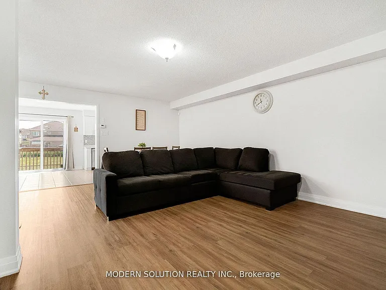 67 Roundstone Dr — Photo 14