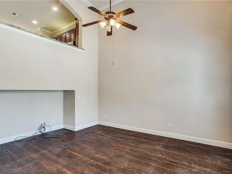 5717 Lois Ln — Photo 35